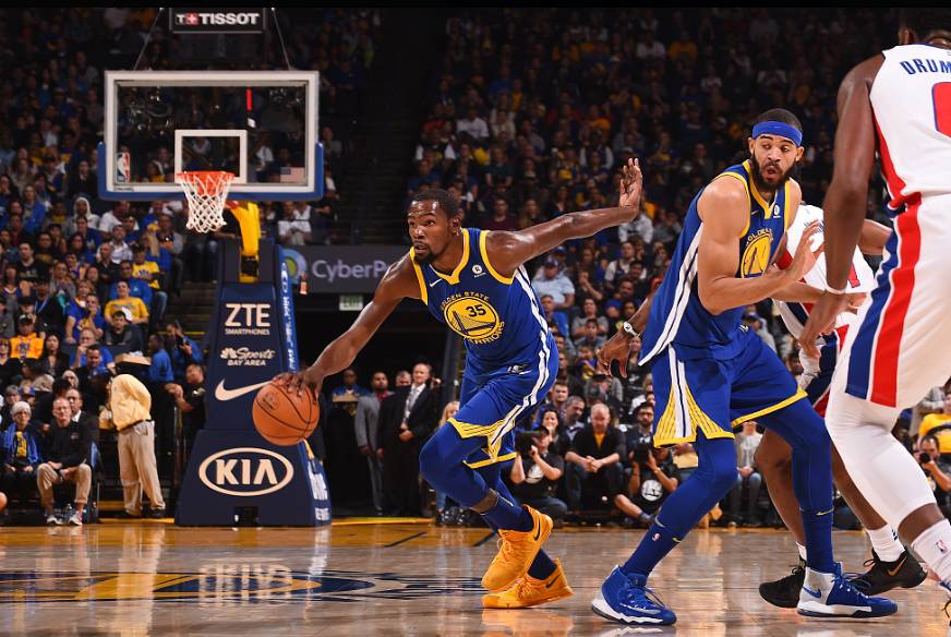  利兹联保级关键战失利，后防失误葬送整场努力  